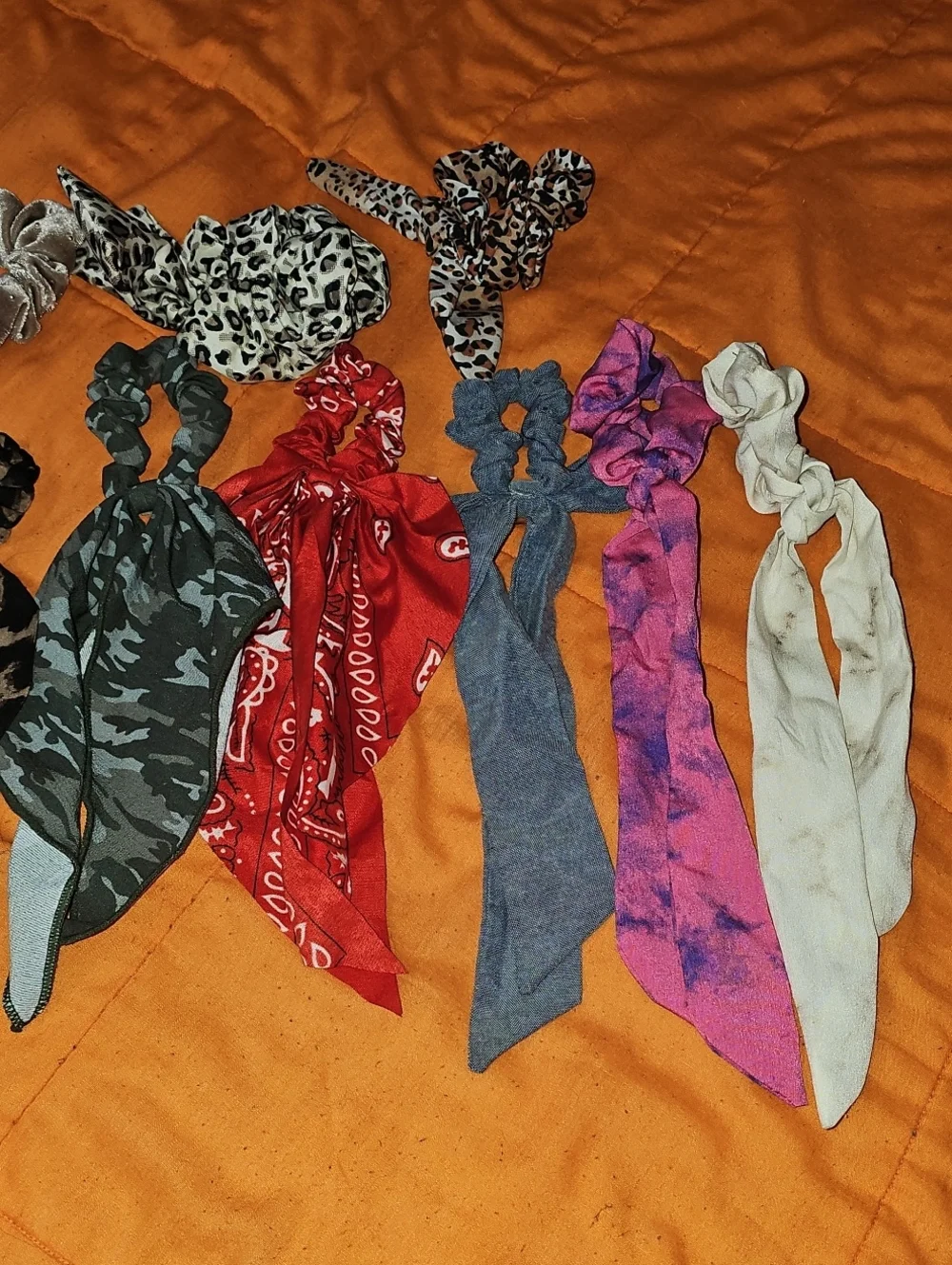 Large Lot Of Bow Scrunchies!! 13 Piece Lot!!